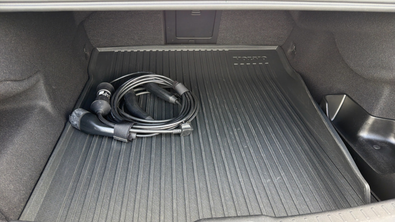 Volvo S90 2.0 T8 RC PHEV [455] Ultimate Dark 4dr AWD Auto Saloon